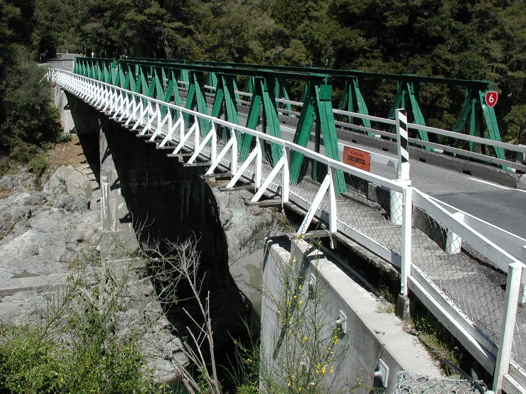 Pelorus Bridge over the Pelorus River in Marlborough — where the barrel-escape scene from The Hobbit: The Desolation of Smaug was filmed
